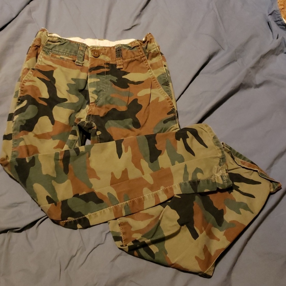 Gap kids camo pant size 8